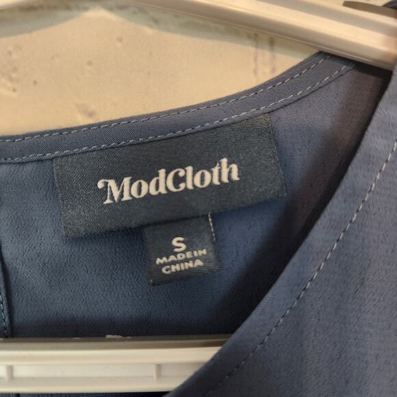 Modcloth Periwinkle Rounded Neck Basic Minimalist Short Sleeve Blouse Women's S - Picture 2 of 6